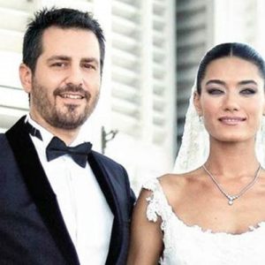 Boşanmak için gittikleri mahkemeden ilişkileri için bir şans isteyerek çıkan