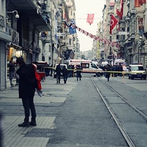 Uluslararası haber ajansları, İstanbul’un en kalabalık yerlerinden biri olan İstiklal