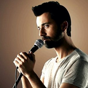 Mert Royfe’nin, iki versiyondan oluşan, ilk single çalışması “Zaman” “Yücelen