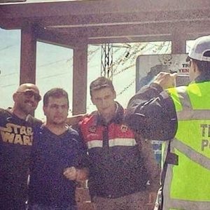 Ünlü komedyen Ceyhun Yılmaz, kendisine ceza kesen trafik ekipleriyle çay