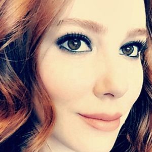 Son dönemin parlayan isimlerinden Elçin Sangu, sevgilisi Yunus Özdiken’le Arnavutköy’de