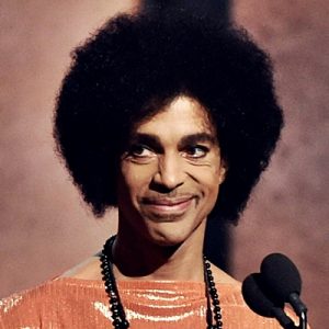 Prince’in mirası üzerinde hak iddia eden iki kişi, efsane müzisyene