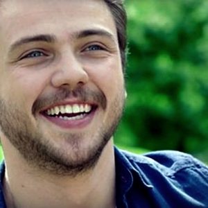Güneşin Kızları’nda Ali karakteriyle dikkatleri üstüne çeken sevilen oyuncu Tolga