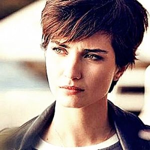 Ferzan Özpetek’in ‘İstanbul Kırmızısı’ adlı romanıyla aynı ismi taşıyan filminin