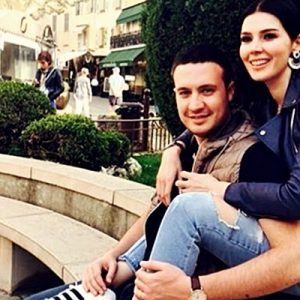 Oyuncu Hatice Şendil, geçen yıl nikâh masasına oturduğu eşi Burak