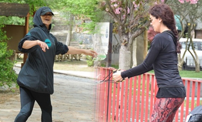 Hülya Avşar ve Bergüzar Korel, önceki gün sabah saatlerinde spor