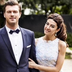 Ünlü oyuncu Kıvanç Tatlıtuğ ile evlenen Başak Dizer’in şöhreti katlandı…