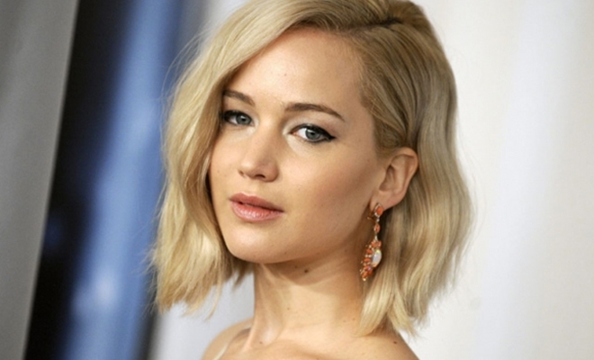 Hollywood’un ünlü yıldızı Jennifer Lawrence, ABD başkan adayı Trump’la ilgili