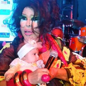 Bülent Ersoy, Şarkıcı Lerzan Mutlu’yu tehdit ettiği iddiasıyla “şüpheli” sıfatıyla