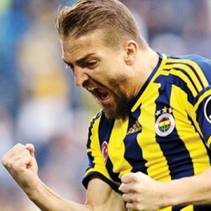 Vitor Pereira ile yaşadığı tartışma sonrası kadro dışı bırakılan Caner