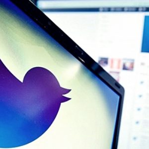 12 yaşındaki Twitter kurulduğundan bu yana ilk kez kara geçtiğini