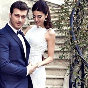 Geçtiğimiz aylarda Başak Dizer’le dünyaevine giren Kıvanç Tatlıtuğ’un şaşırtan görüntüsü…