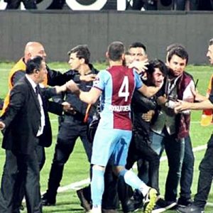 PFDK, Trabzonspor’a Fenerbahçe maçında çıkan olaylar nedeniyle 4 maç seyircisiz