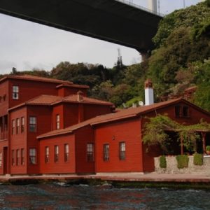 Ödüllü yönetmen Ferzan Özpetek’in son filminin çekimleri, Boğaz’daki Hekimbaşı Salih