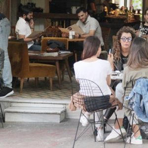 Bir dönem aşk yaşayan Teoman ve Deniz Akkaya’nın yolu önceki