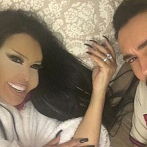 Bülent Ersoy, hesap sormak için telefona sarılan sevgilisini “Sen kimsin