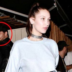 Çağatay Ulusoy, önceki gün gittiği mekanda dünyaca ünlü model Bella