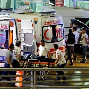 İstanbul’da Atatürk Havalimanı Dış Hatlar Terminali’nde 2 ayrı patlama meydana