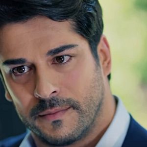 Ay Yapım imzalı, Burak Özçivit ve Neslihan Atagül’ün rol aldığı
