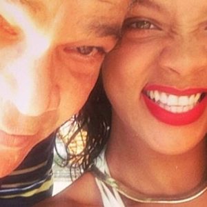Rihanna, babası Robert Fenty’ye Barbados’da 5 milyon TL değerinde malikane