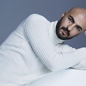 Türk pop müzik dünyasına en çok hit şarkı kazandıran sanatçı