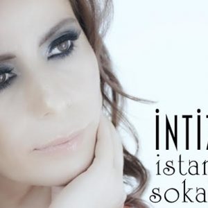 Kendine özgü yorumu ve farklı tarzıyla dikkat çeken İntizar, yepyeni