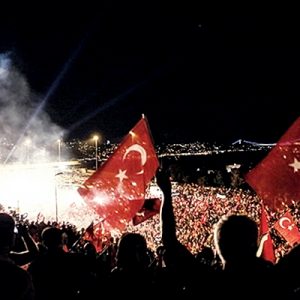 Cumhurbaşkanı Erdoğan, gelecek nesillerin, 15 Temmuz demokrasi direnişinin kahramanlarını unutmayacağını