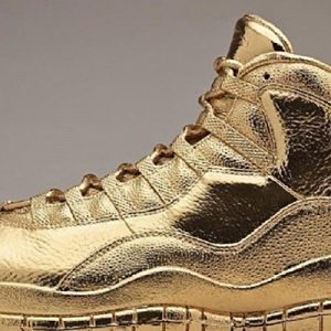 29 yaşındaki ünlü rap şarkıcısı Drake, 24 karatlık tamamı altın