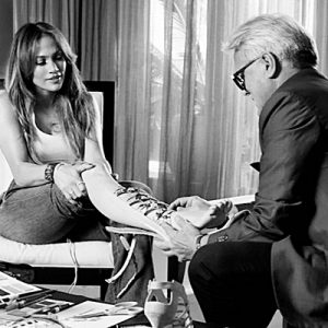 ABD’li şarkıcı Jennifer Lopez, ocak ayında ünlü İtalyan lüks ayakkabı