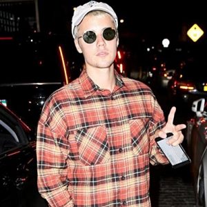 Kanadalı ünlü şarkıcı Justin Bieber da Pokemon Go oyunu hayranı