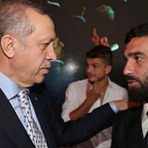 A Milli Takım’ın kaptanı Barcelonalı futbolcu Arda Turan darbe girişimi