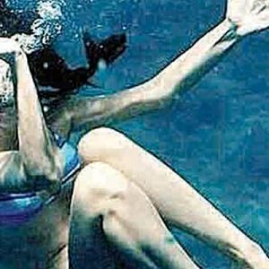 Çeşme’de eşi Halit Ergenç ve oğlu Ali’yle birlikte tatil yapan