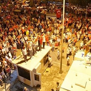 Beyaz Saray, “Obama Türkiye’deki gelişmeler hakkında bilgilendirildi” açıklaması yaptı. AB