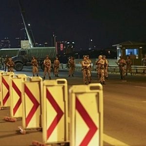 İstanbul’da Boğaziçi ve FSM Köprüsü’ne tankların gelmesiyle başlayan olaylarda onlarca