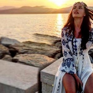 Yaklaşık 3 yıldır birlikte olan Fahriye Evcen ve Burak Özçivit