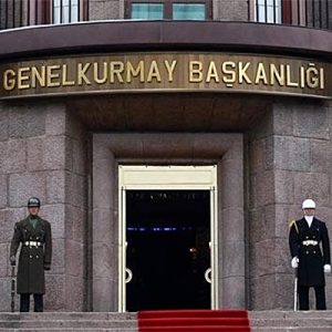 Genelkurmay Başkanlığı yaptığı açıklamada darbecilerin etkisiz hale getirildiğini açıkladı. Genelkurmay