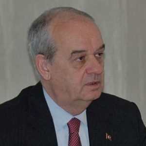 Eski Genelkurmay Başkanı emekli Orgeneral Başbuğ, darbe girişimine sert tepki