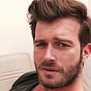 Yakışıklı oyuncu Kıvanç Tatlıtuğ, başrolde oynayacağı ve gelecek sezon ekrana