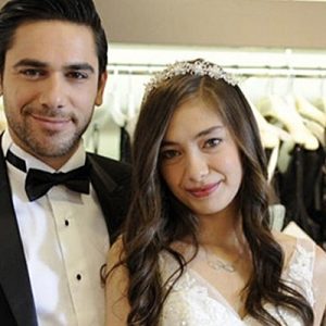 Oyuncu Neslihan Atagül 2014’ten beri birlikte olduğu meslektaşı Kadir Doğulu