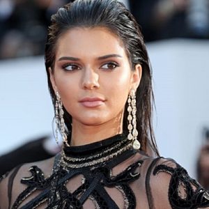 Dünyaca ünlü TV yıldızı Kim Kardashian’ın kız kardeşi Kendall Jenner,