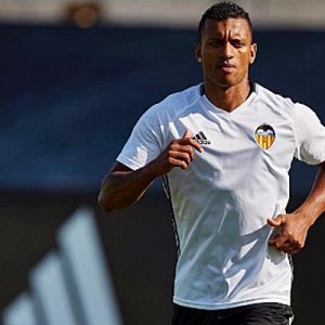 Fenerbahçe’den İspanyol ekibi Valencia’ya transfer olan Luis Nani, Fenerbahçe’ye zorla