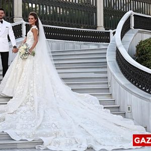 Çilek Mobilya’nın sahipleri Nilgün & Mustafa Çilek çiftinin modacı kızları