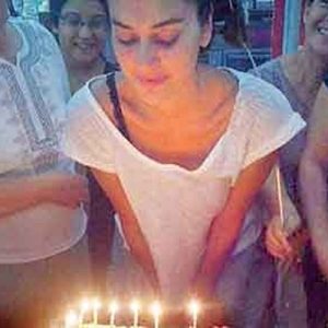 35’inci yaş gününü kutlayan Bergüzar Korel’e hayranlarından büyük sürpriz. Çılgınlıkta