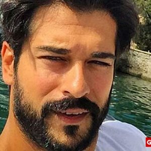 Boğaz’a açılan Özçivit’in teknesinde genç bir kadını ağırlaması ve gizemli