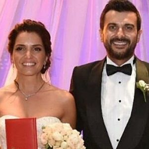 Gökhan Tepe, 2 yıldır süredir aşk yaşadığı vokalisti Aylin Özer’le
