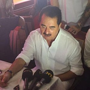 Yenikapı’da düzenlenen demokrasi ve şehitler mitingine ünlü isimler de büyük