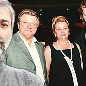Kıvanç Tatlıtuğ ile ailesi, 4 ay önce kaleme aldığı bir