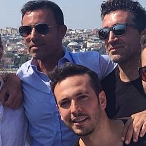 Ünlü sanatçı Mustafa Sandal, Twitter’dan #TekMilletTekYürek hashtag’yle duygusal bir “Yenikapı”