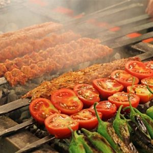 Gaziantepli kebapçılar on binlerce Türk’ün yaşadığı İsviçre’de kebabın yasaklanmasına tepki