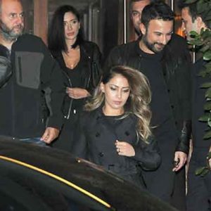 Megastar Tarkan, eşi Pınar Tevetoğlu ile birlikte Etiler’de bulunan Papermoon’da